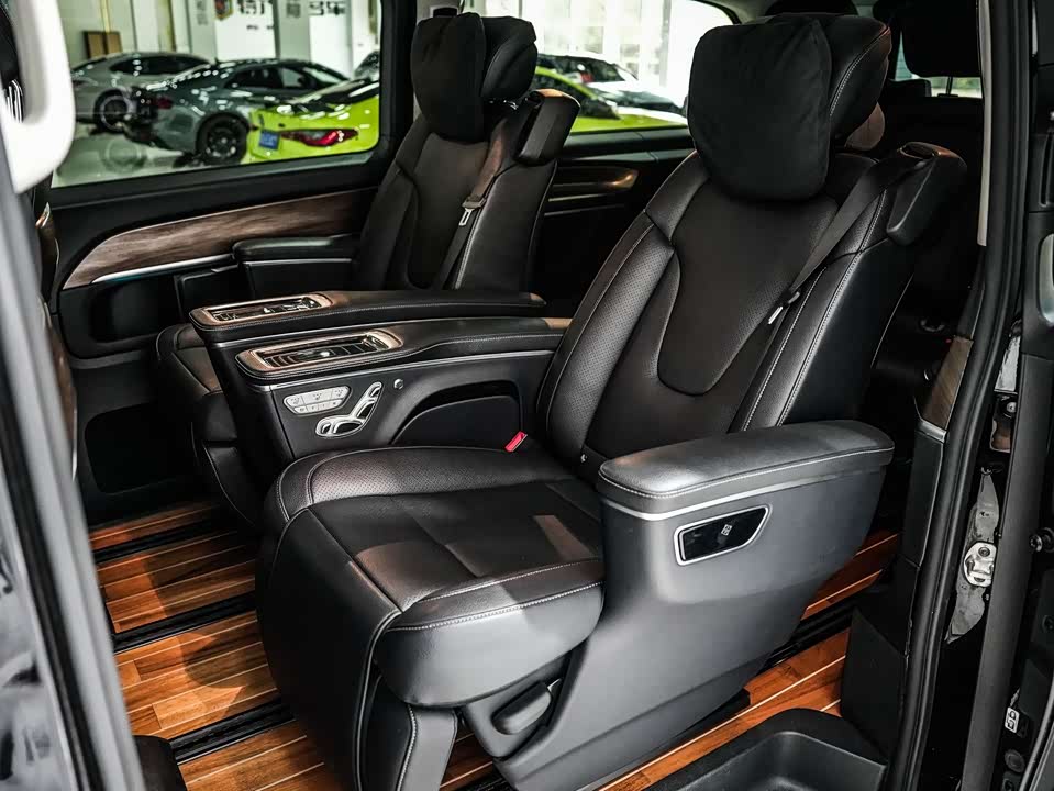 Mercedes-Benz V-class