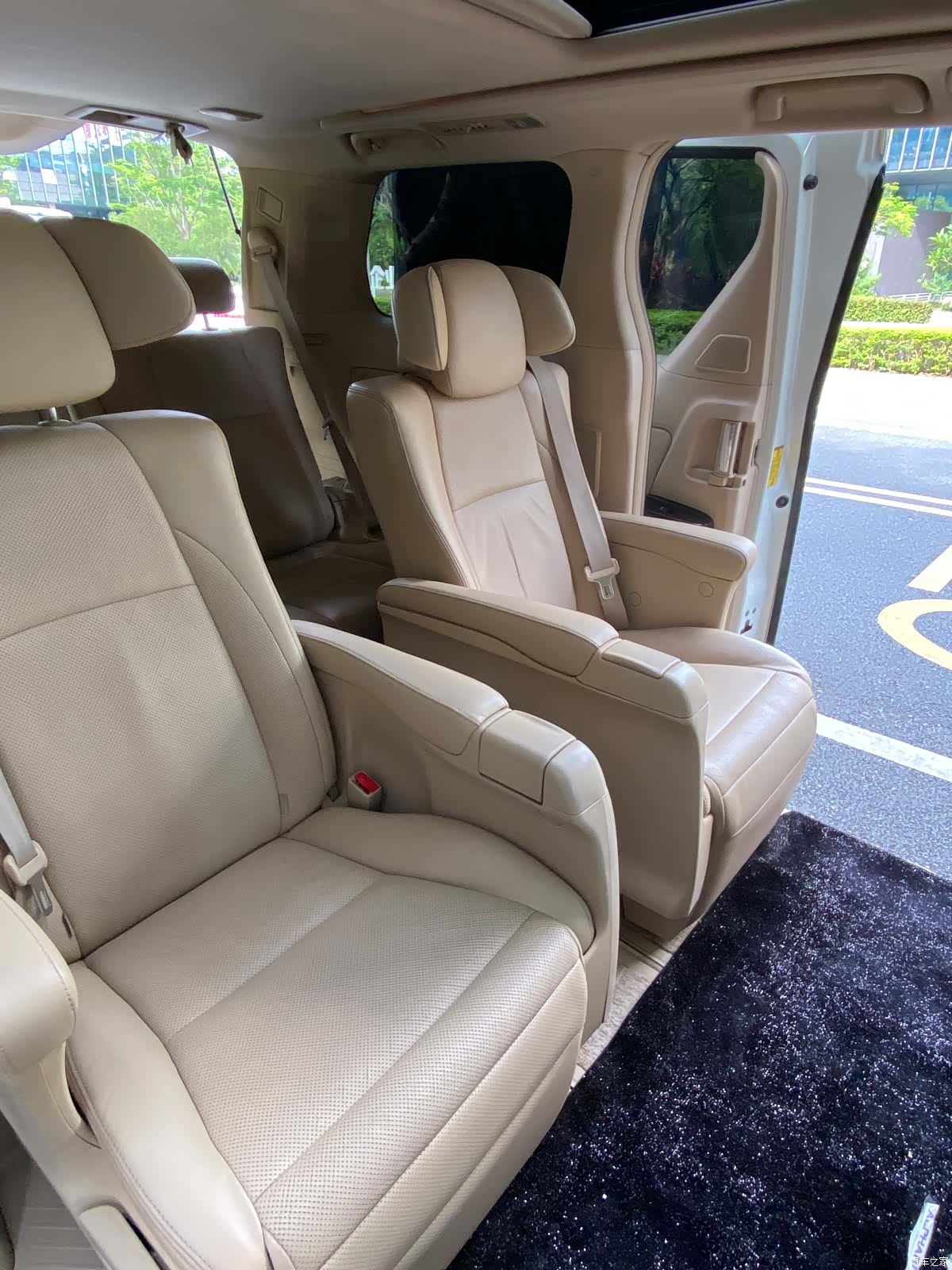 Toyota Alphard, 2012 21