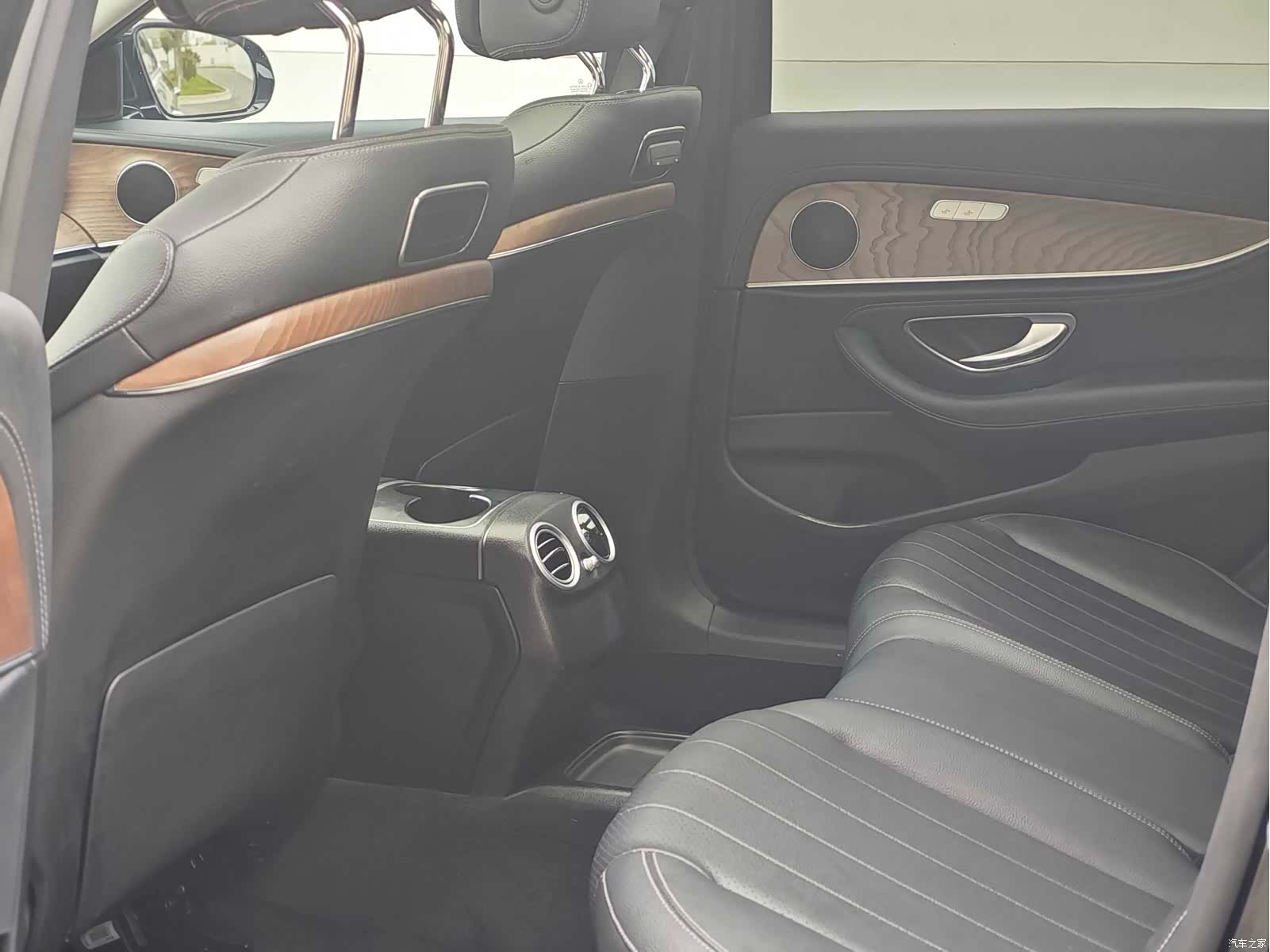 Mercedes-Benz E-Class, 2019 6