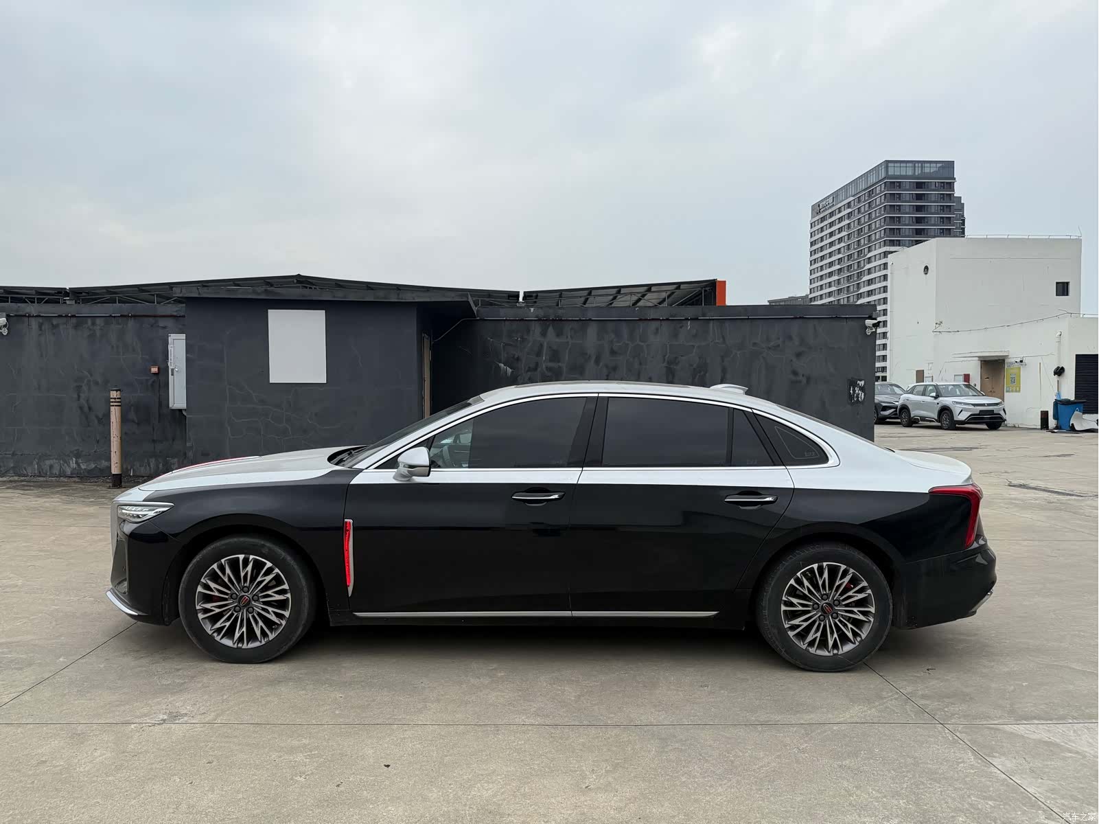Hongqi H5, 2022 4