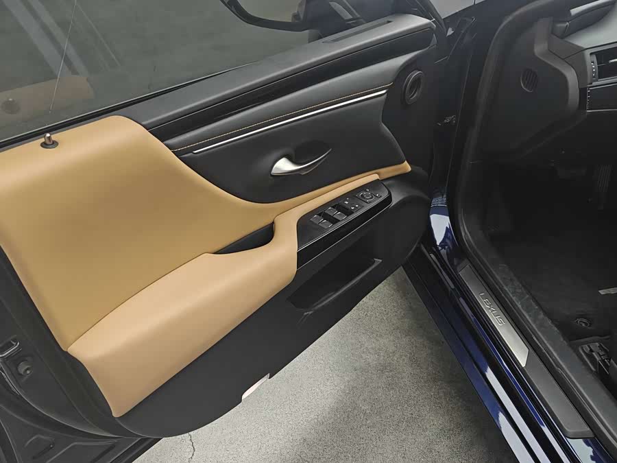 Lexus ES 2023, фото 21