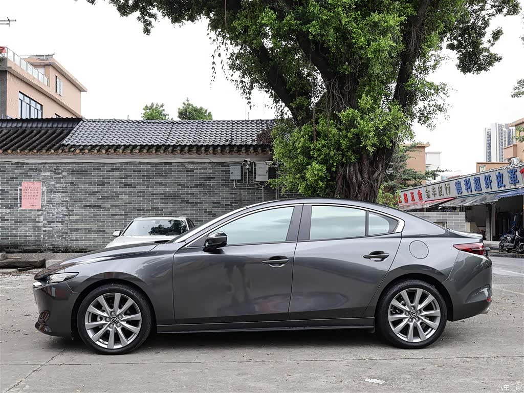 Mazda Mazda3, 2023 10