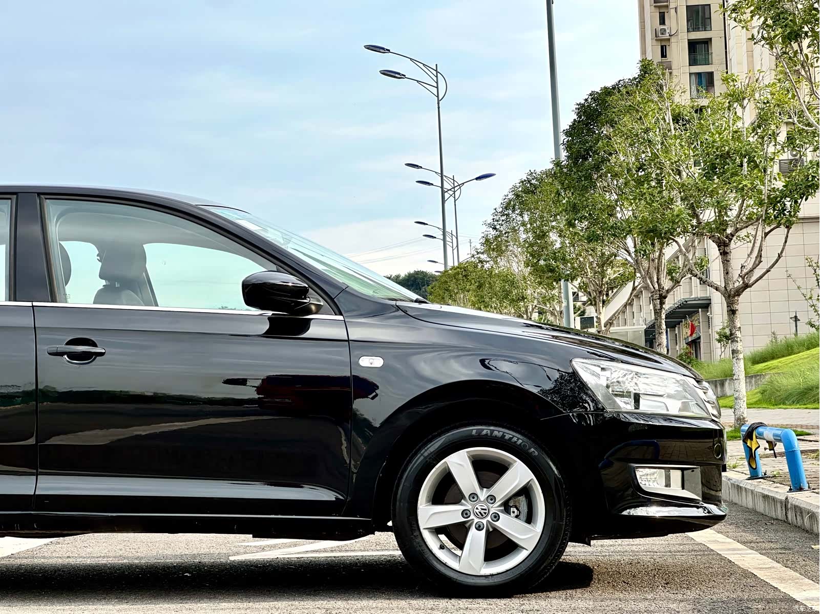 Volkswagen Santana, 2015 12