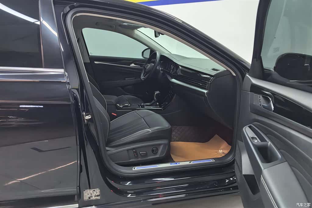 Volkswagen Passat, 2023 8