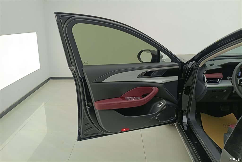 Hongqi H5, 2024 7