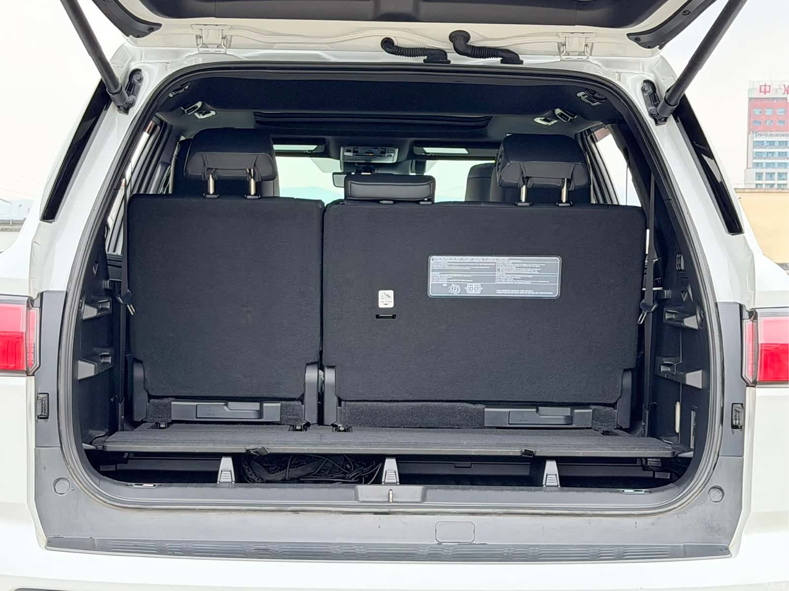 Toyota Sequoia, 2023 16