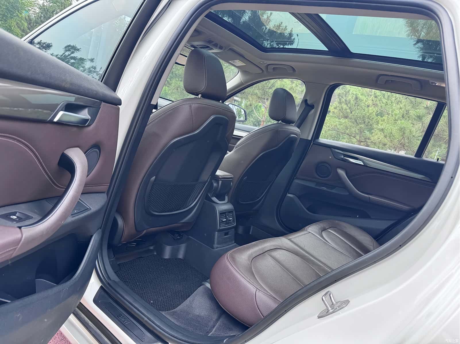 BMW X1, 2019 все фото
