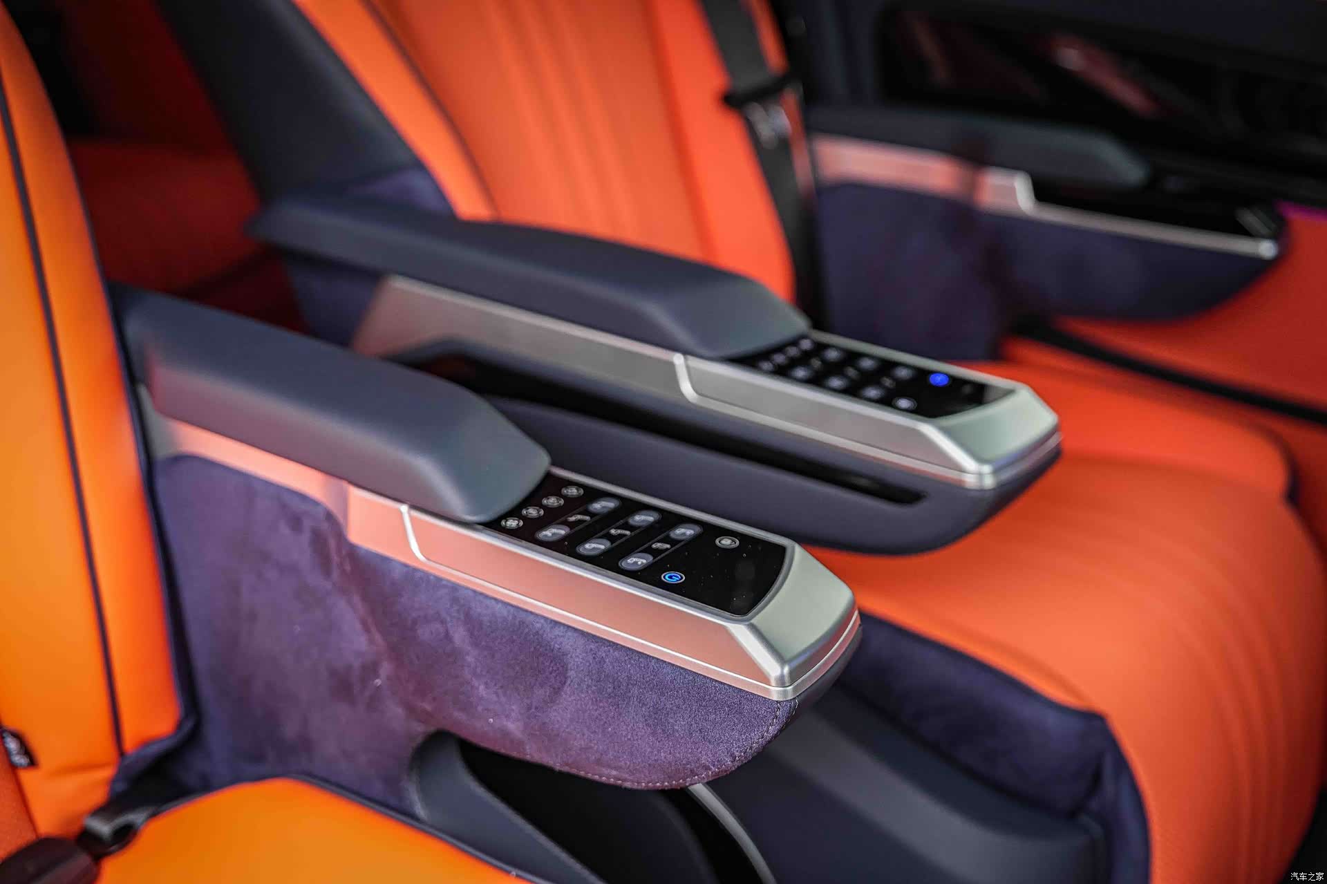Mercedes-Benz 7, 2022 6