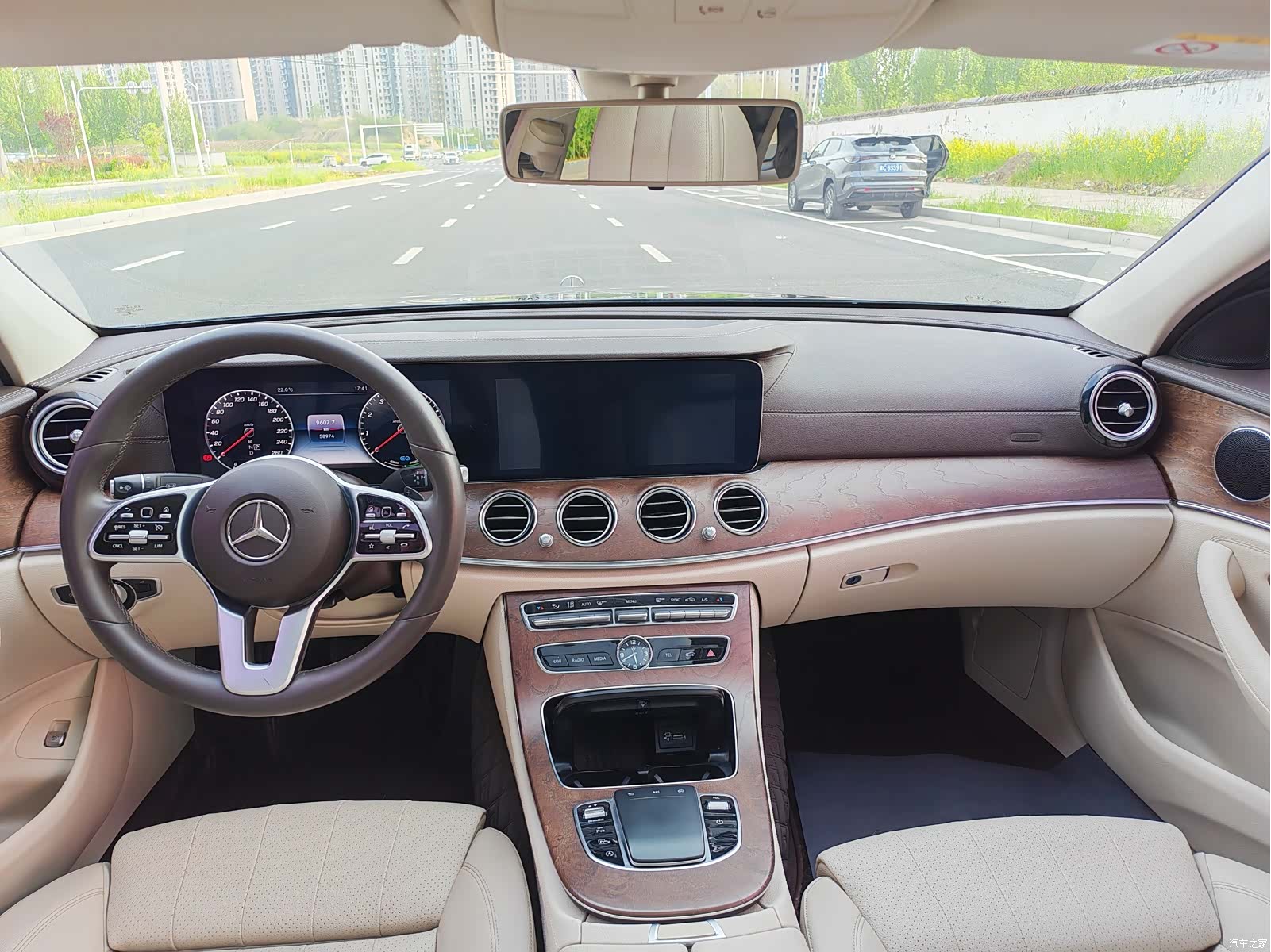 Mercedes-Benz E-Class, 2019 17
