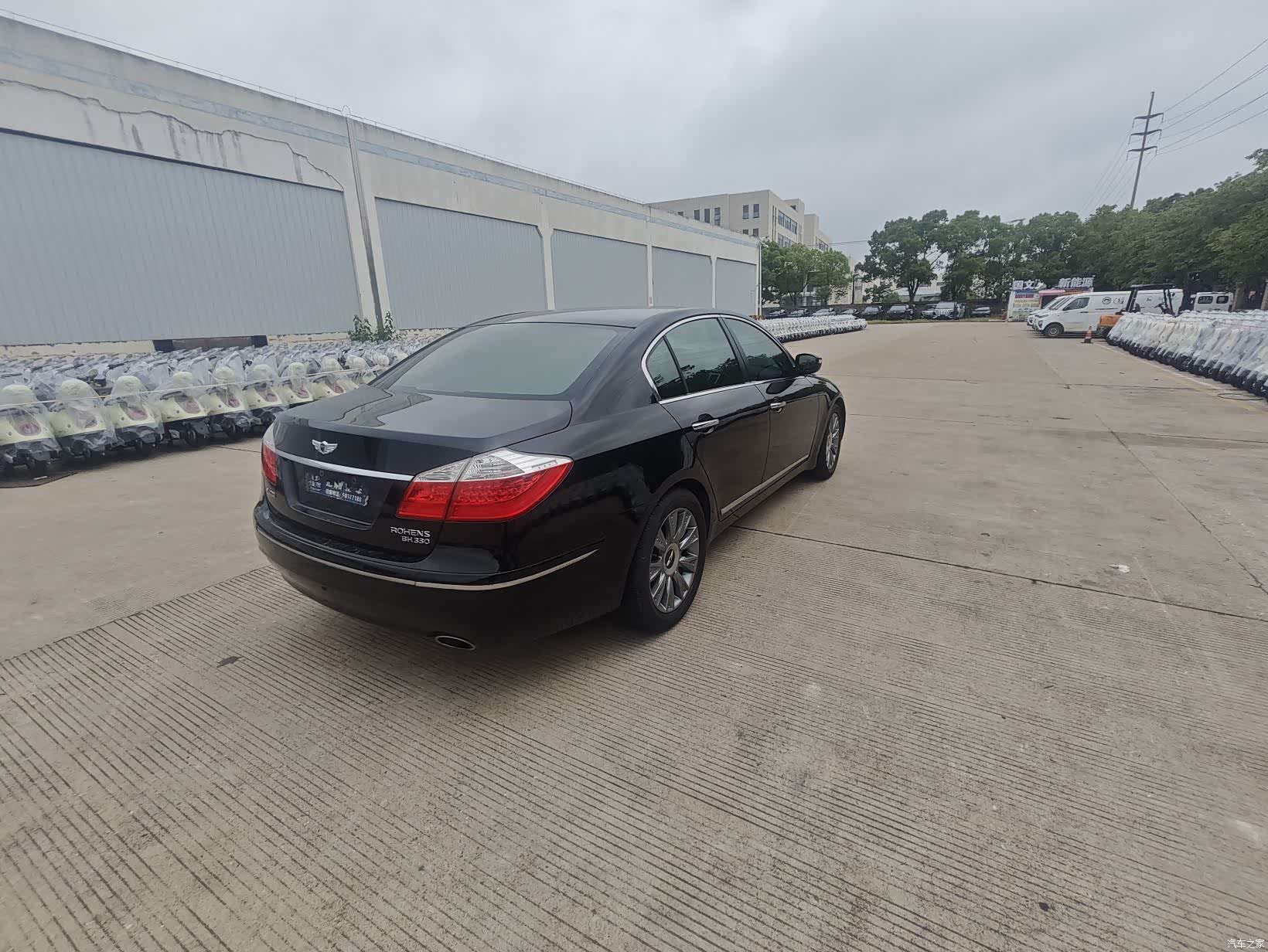 Hyundai BH330, 2011 7