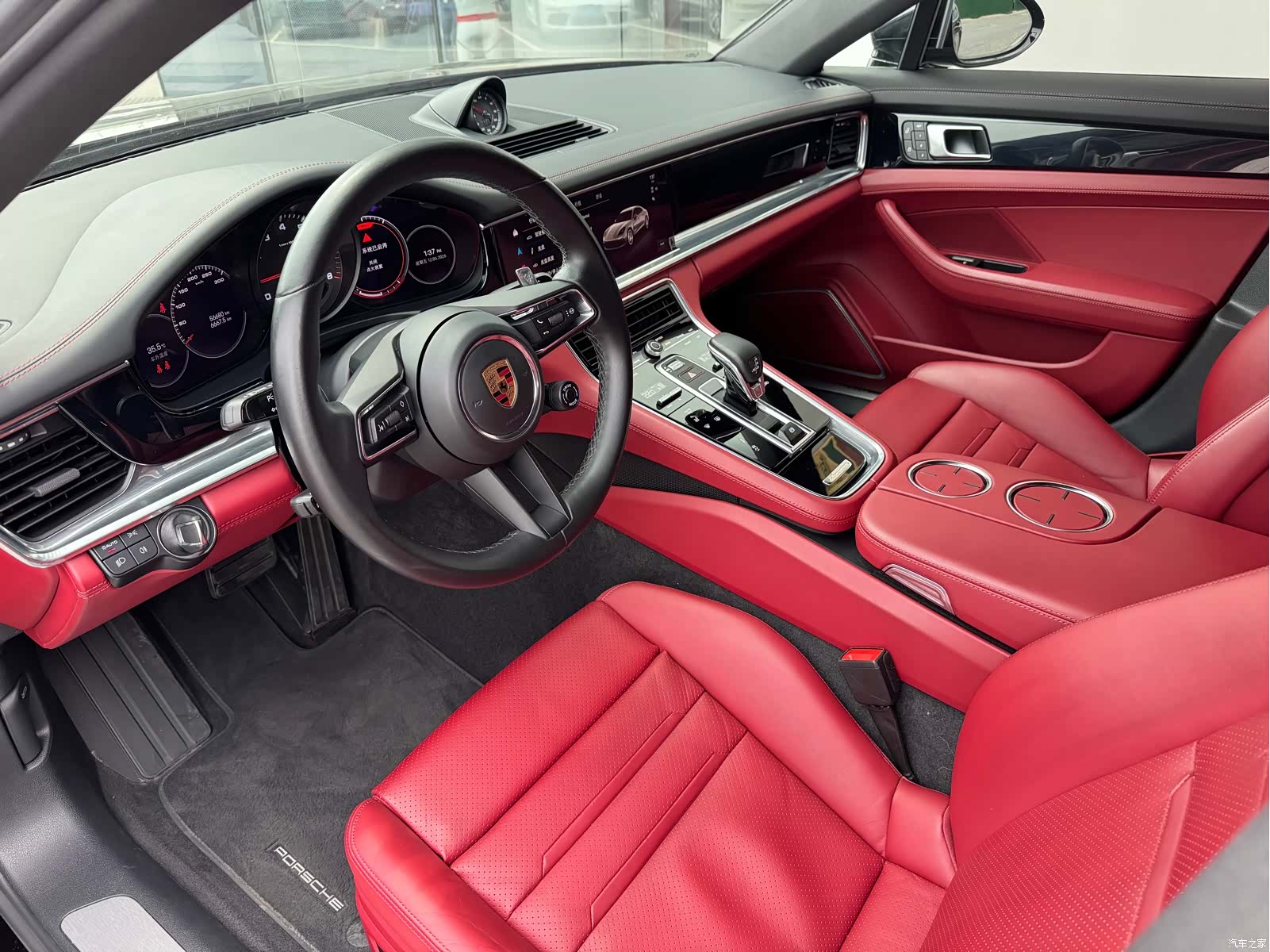 Porsche Panamera, 2023 9