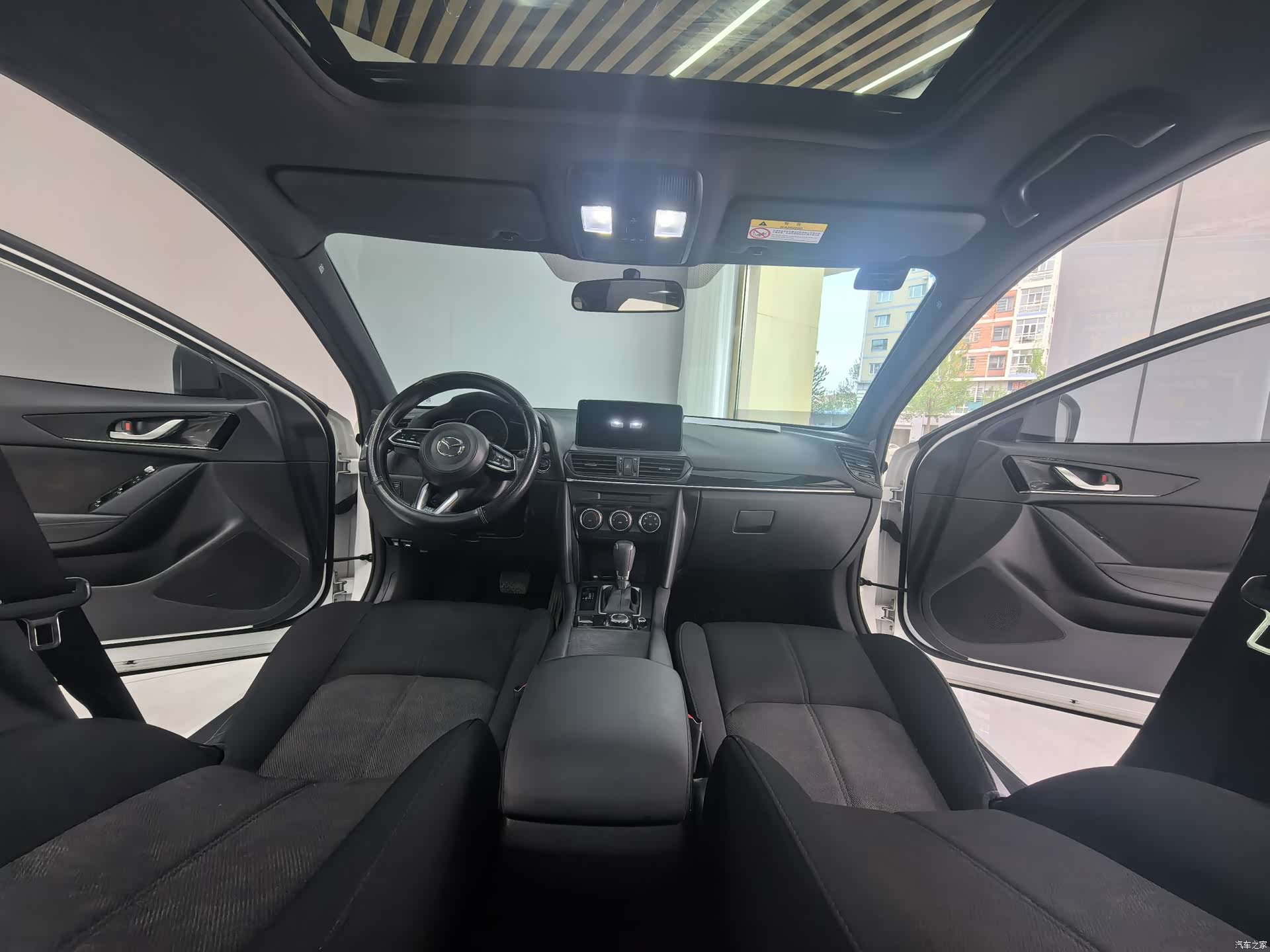 Mazda CX-4, 2023 15