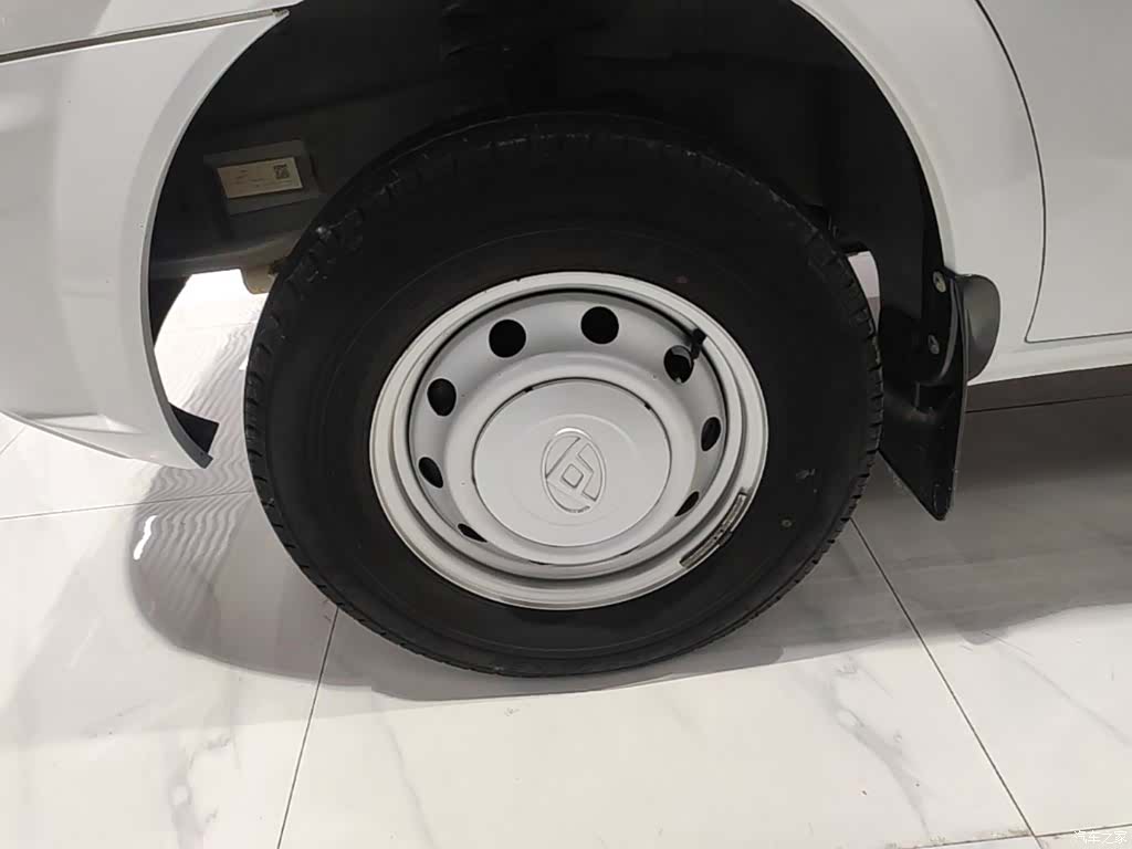 Maxus V80, 2023 25