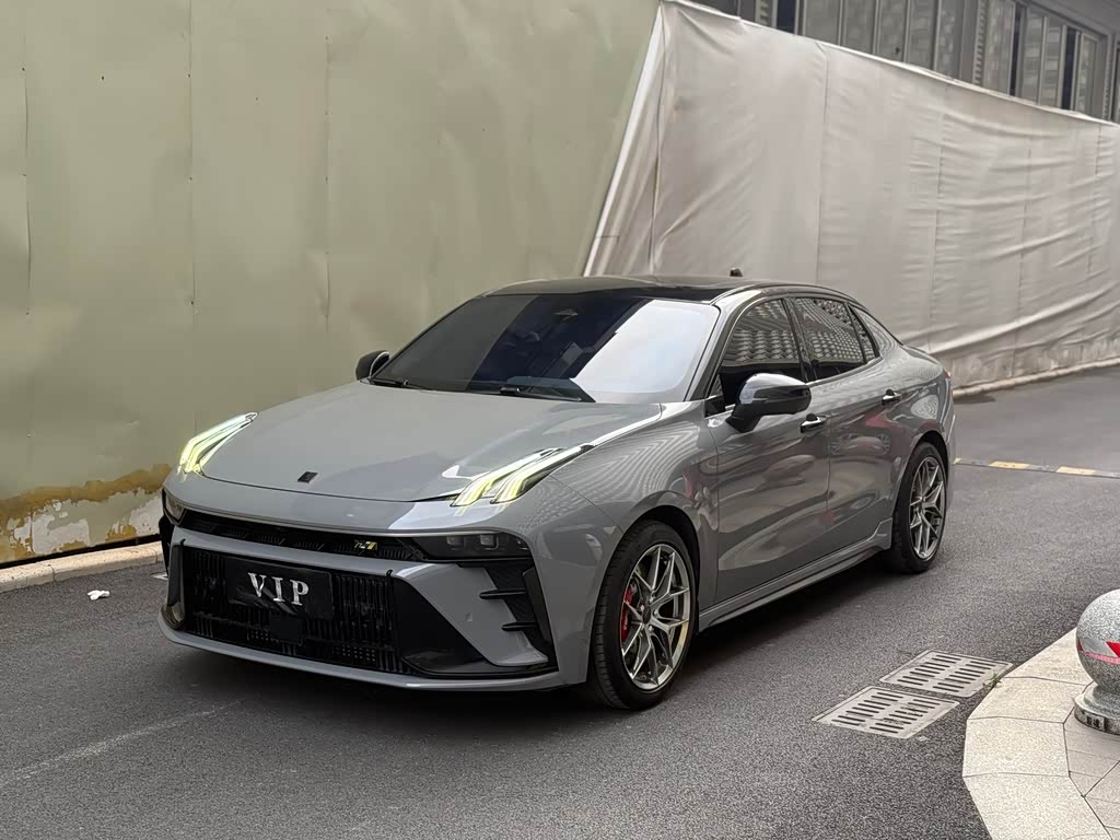 Lynk & Co 03