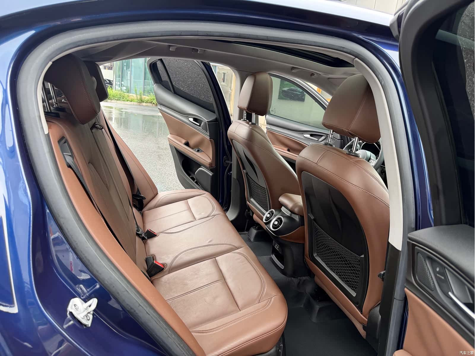 Alfa Romeo Stelvio, 2019 11