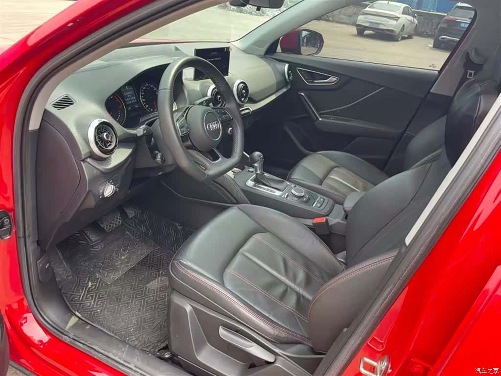 Audi Q2L, 2021 9