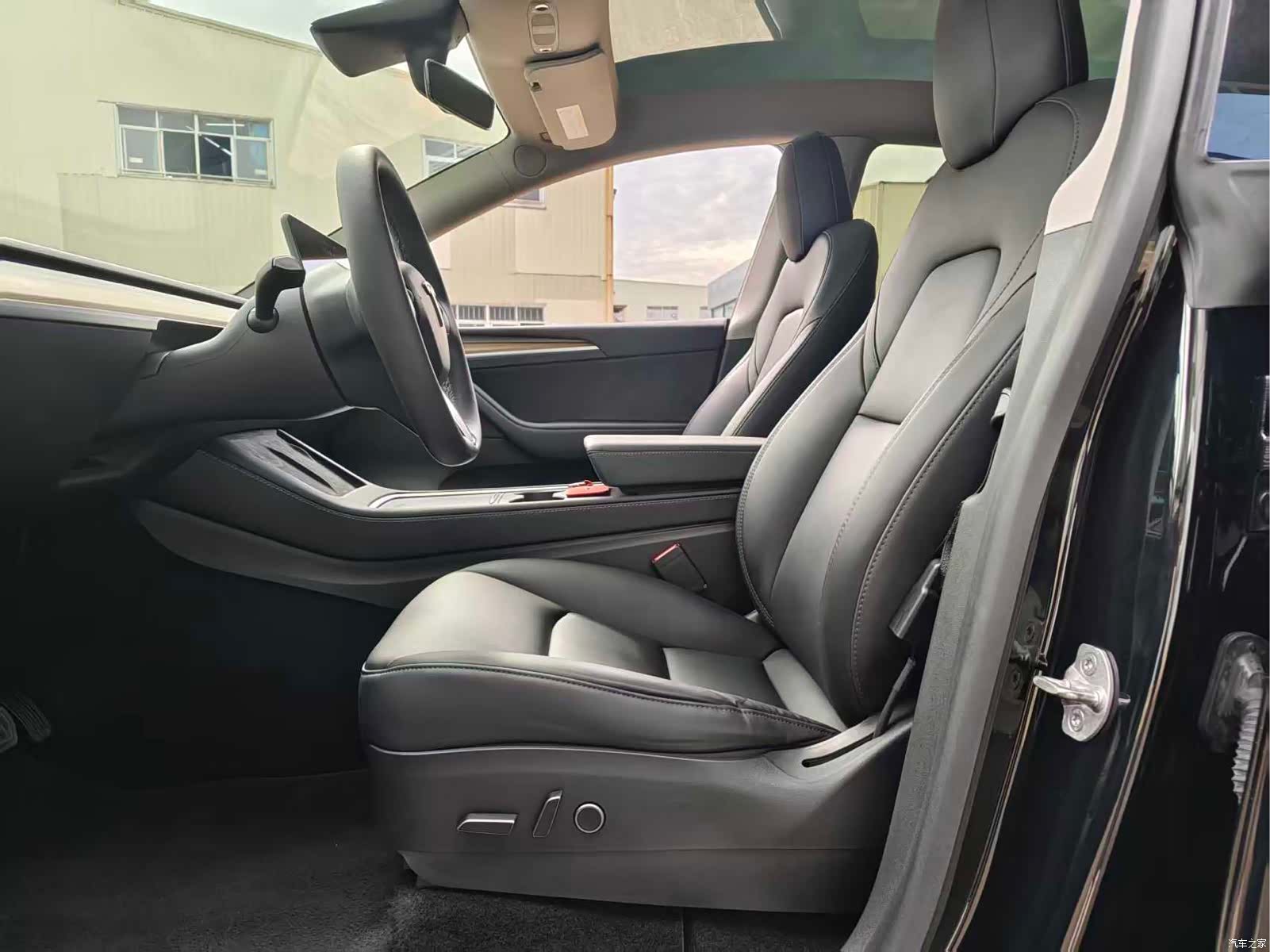 Tesla Model Y, 2021 4