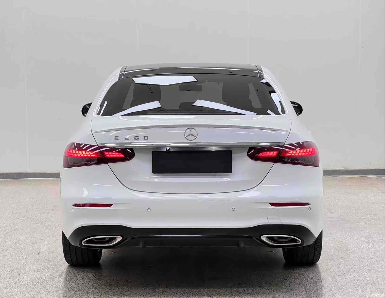 Mercedes-Benz E-Class, 2024 28