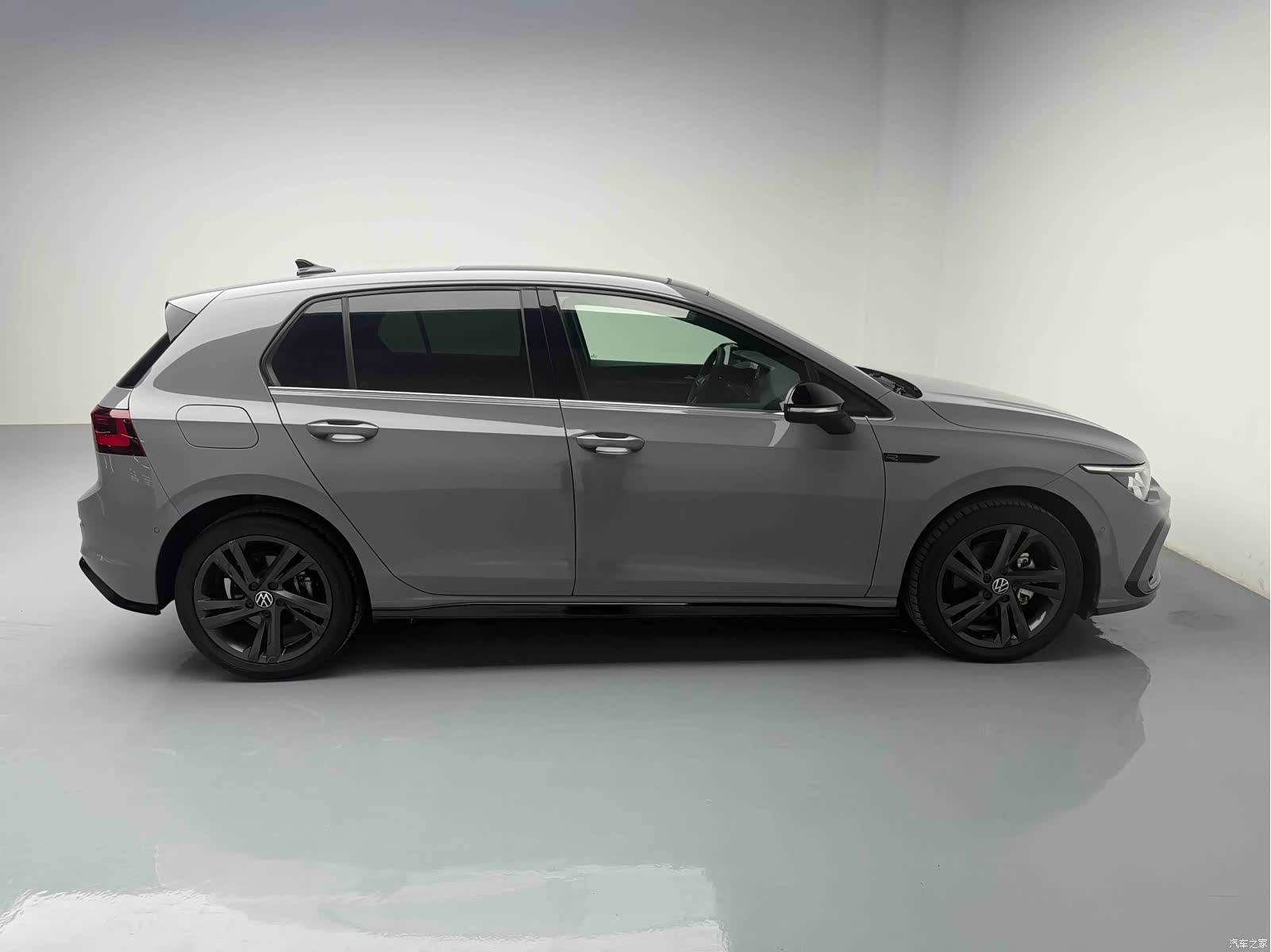Volkswagen Golf, 2022 все фото