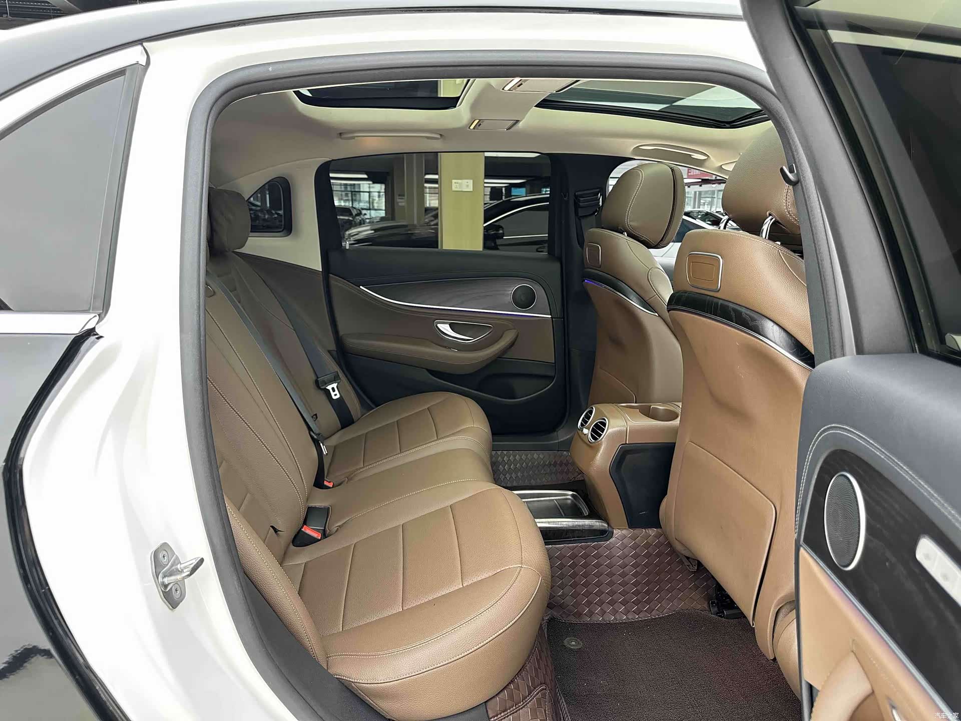 Mercedes-Benz E-Class, 2019 8