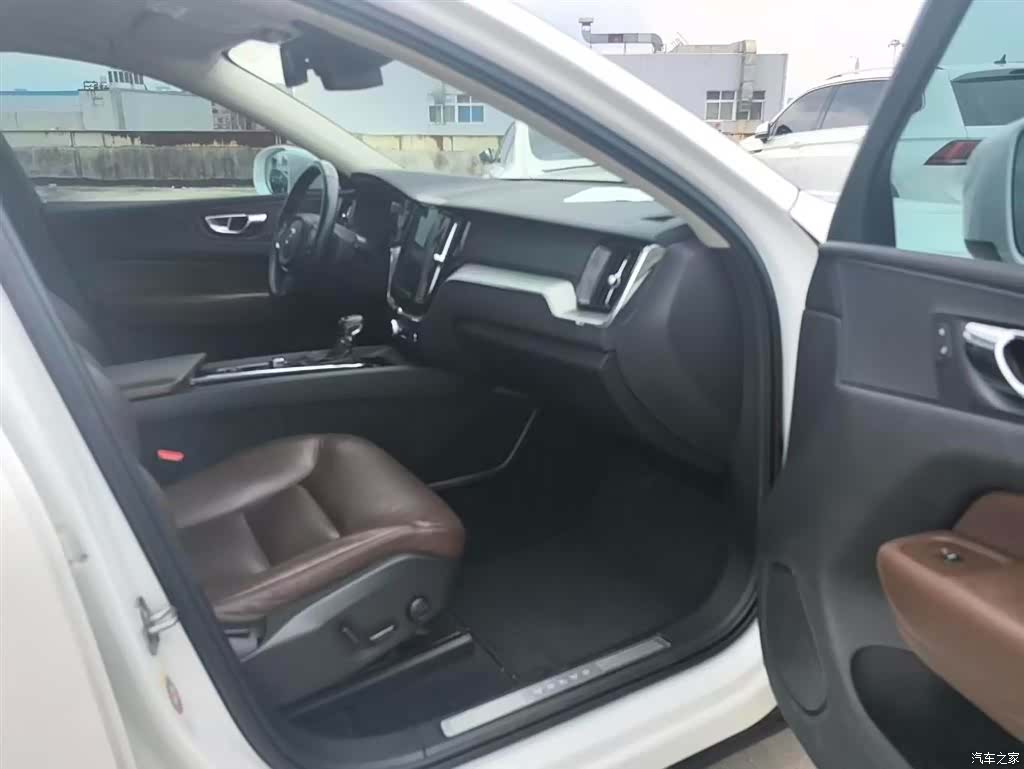 Volvo XC60, 2019 14