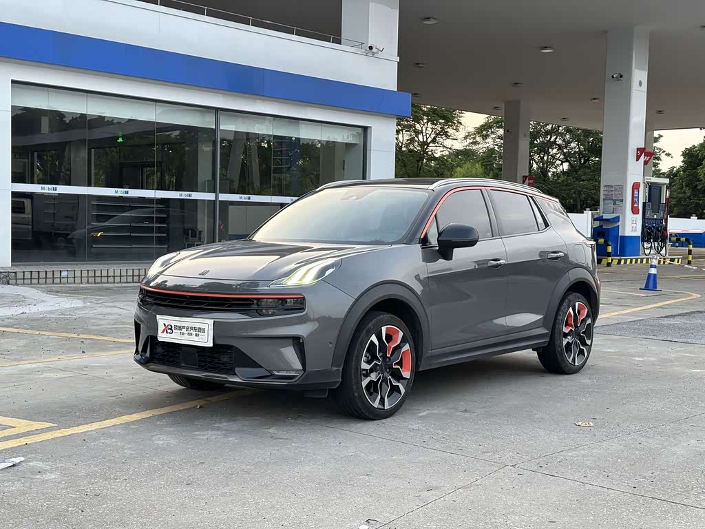Lynk & Co 06