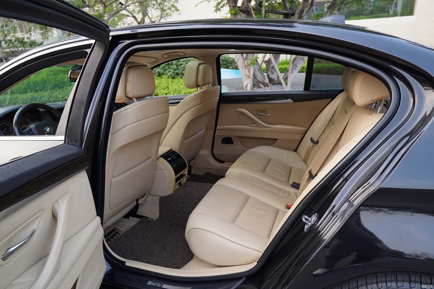 BMW 5 Series, 2011 6