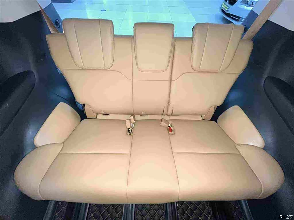 Trumpchi E8, 2024 28