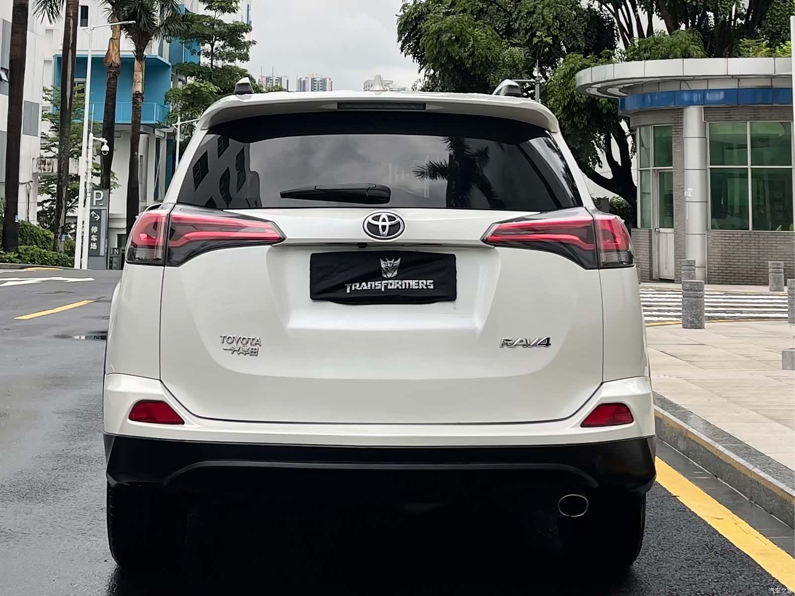 Toyota RAV4, 2016 все фото