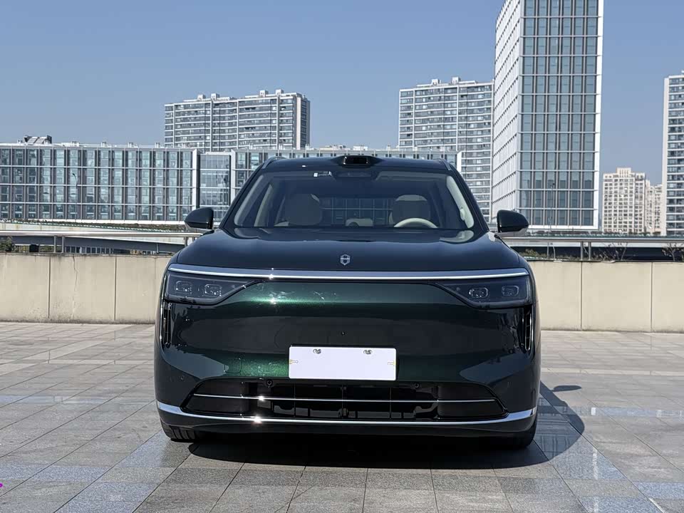 AITO Ask the world M8