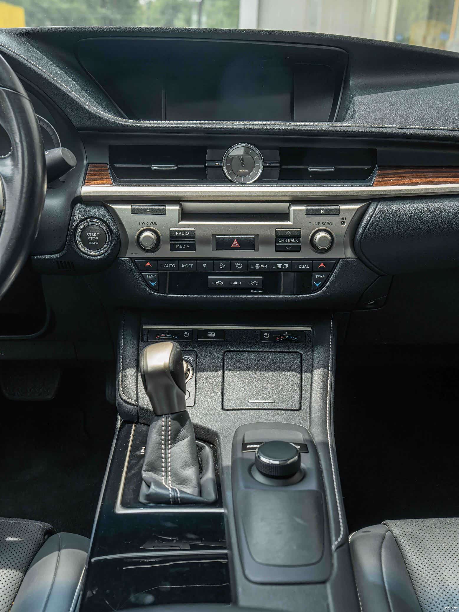 Lexus ES, 2016 15