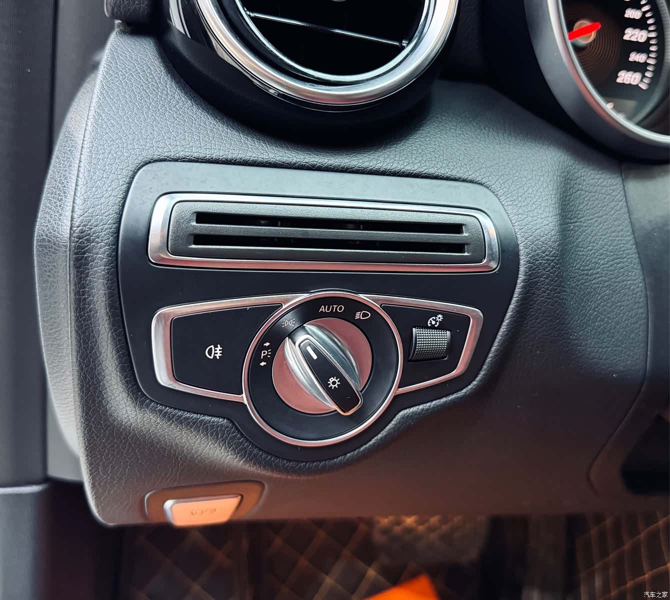 Mercedes-Benz C-Class, 2018 13