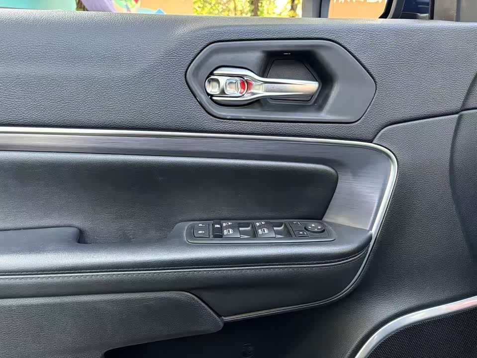 Jeep Grand Commander