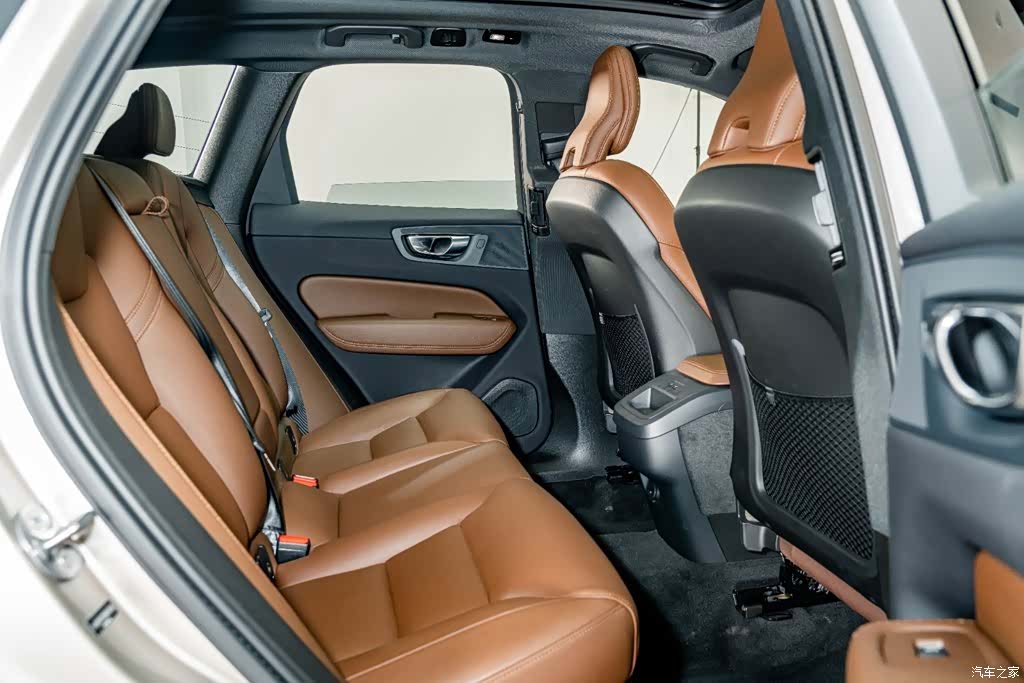 Volvo XC60, 2025 20