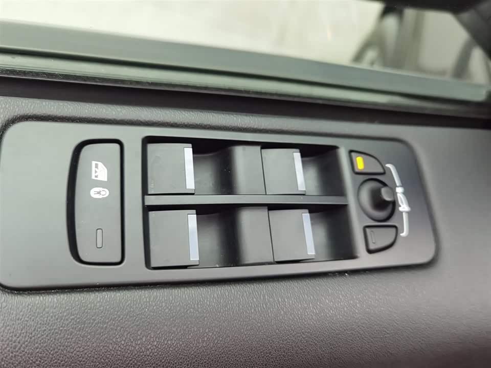 Land Rover Discover sports