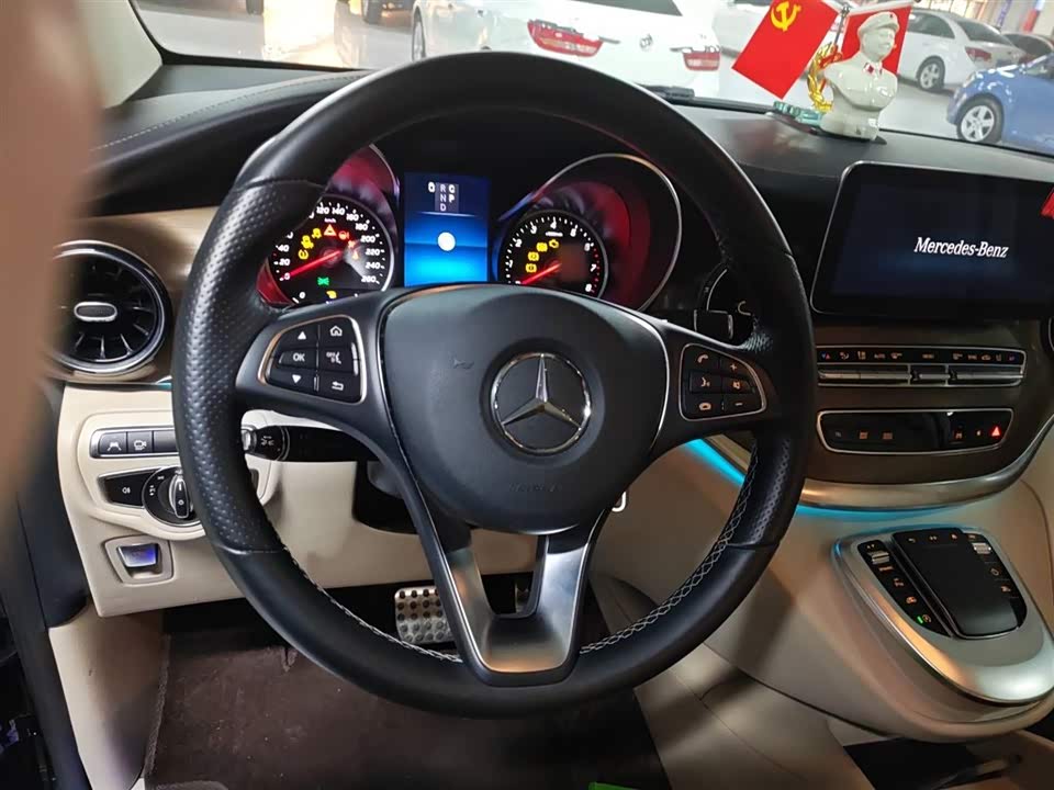 Mercedes-Benz V-class