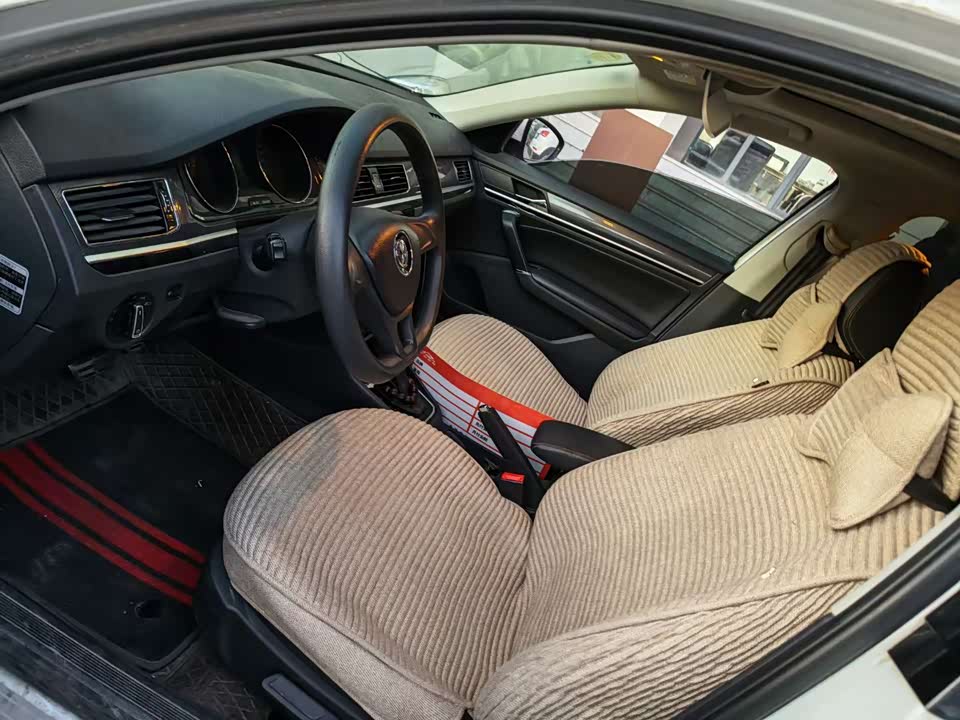 Volkswagen C-TREK Wei Collar