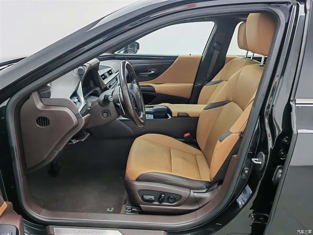 Lexus ES, 2020 10