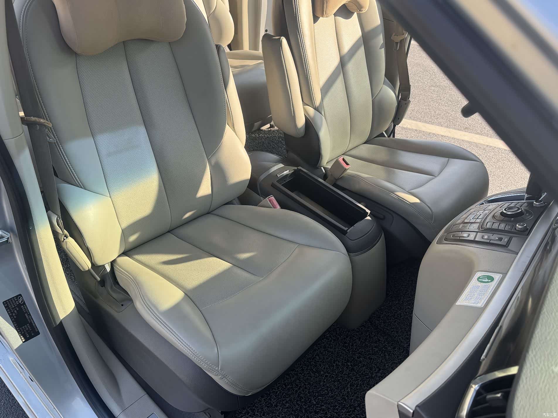 Buick GL8, 2011 18