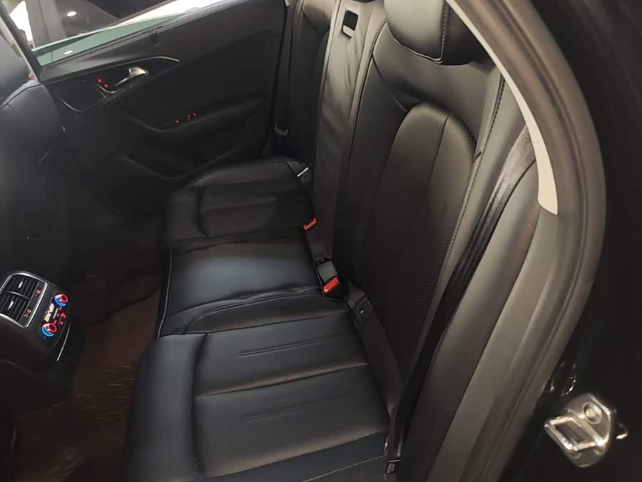 Audi A6L 2017, фото 17