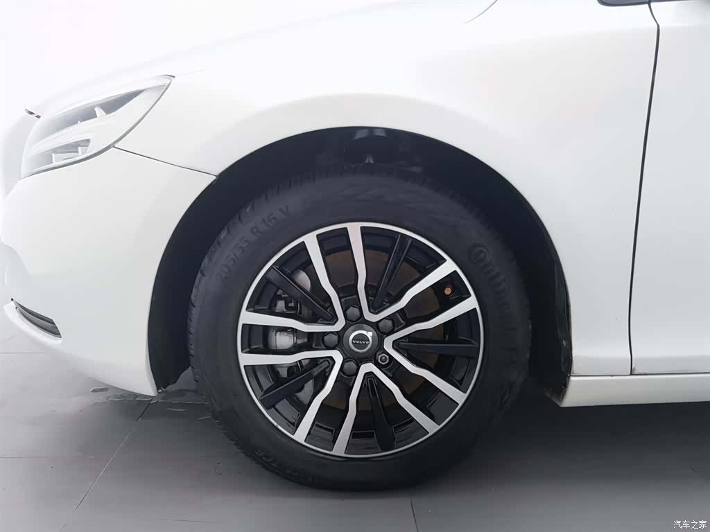 Volvo V40, 2018 17