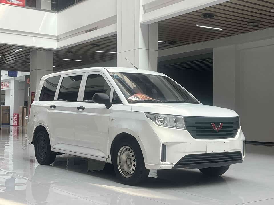 Wuling Wuling Hongguang PLUS