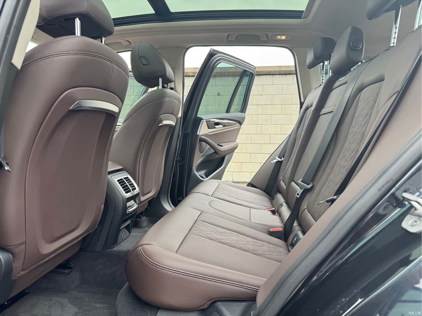 BMW iX3, 2023 11
