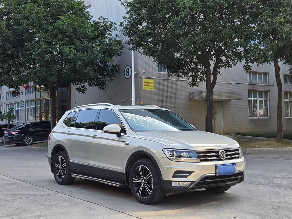 Volkswagen Tiguan L