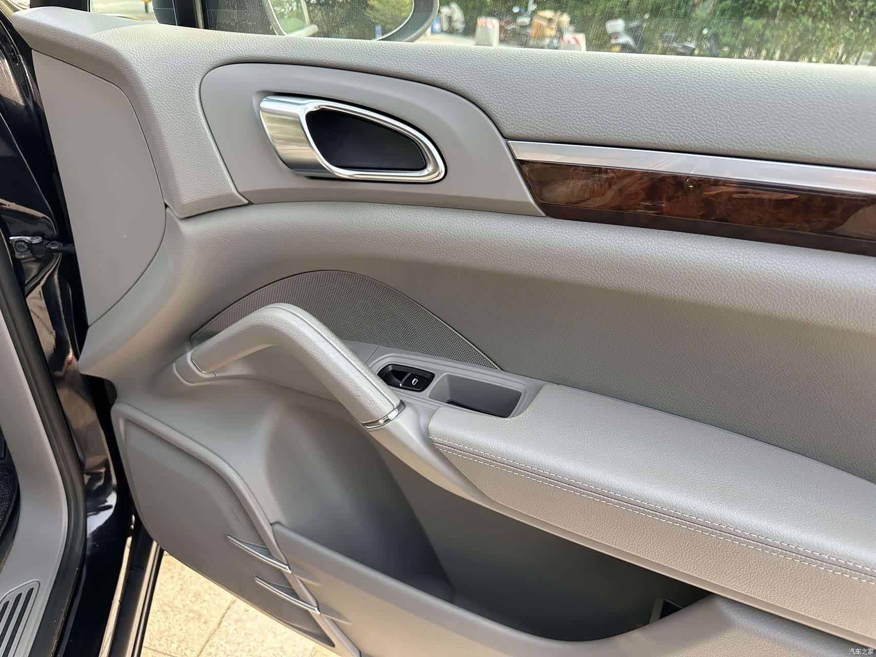 Porsche Cayenne, 2011 10