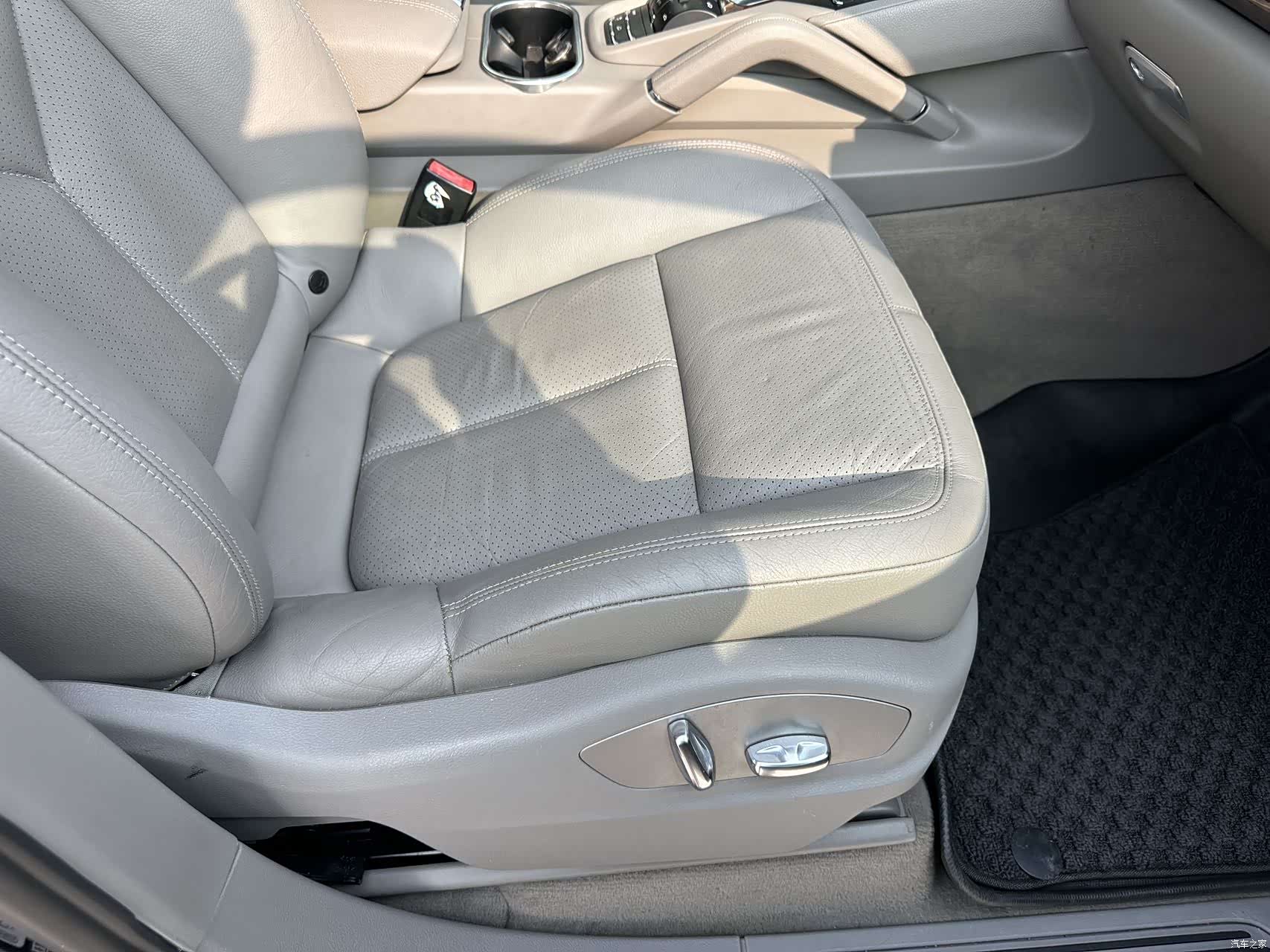 Porsche Cayenne, 2011 9