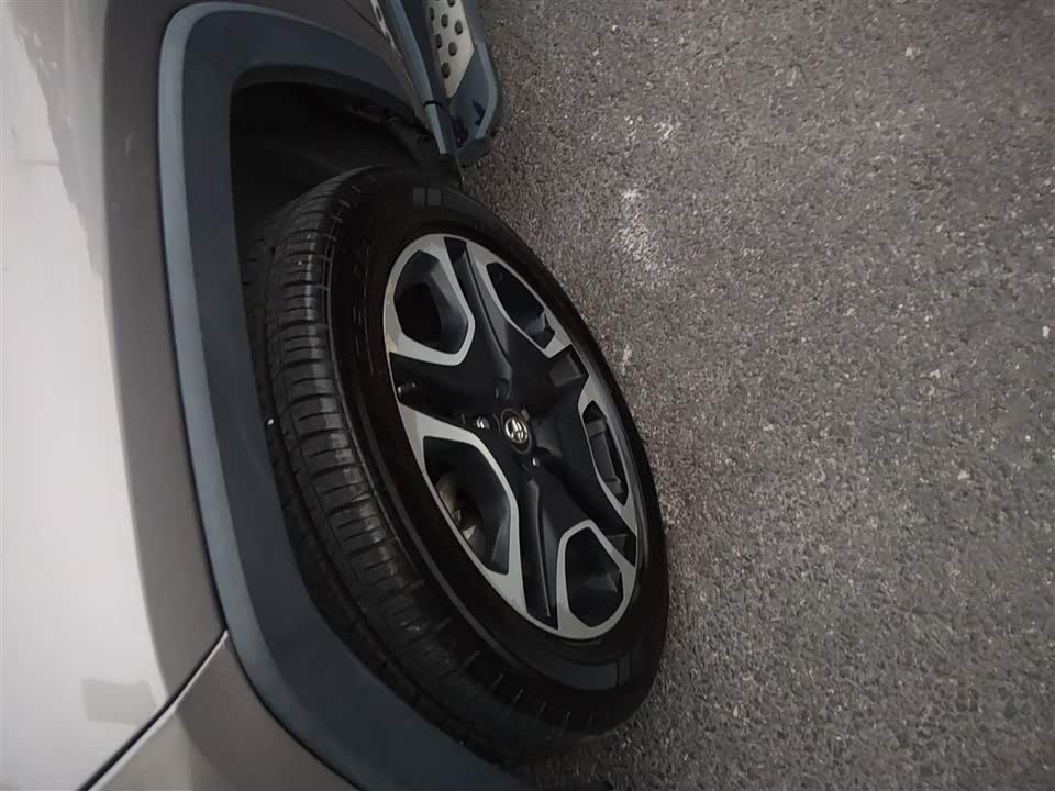 Toyota RAV4 Rongfang