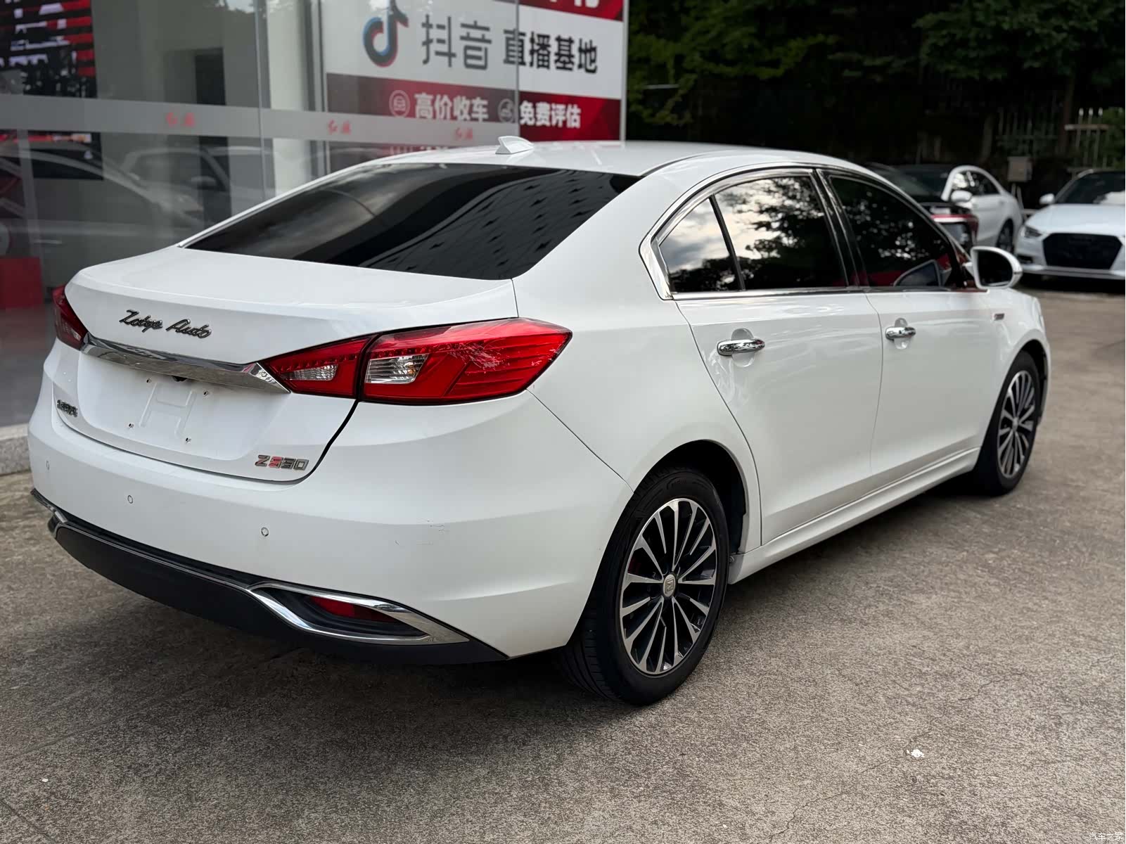 Zotye Z560, 2018 3