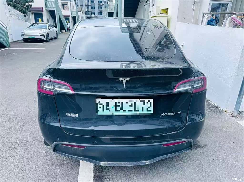 Tesla Model Y, 2023 3