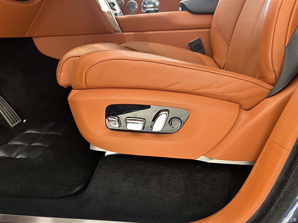 Rolls-Royce Cullinan, 2023 7